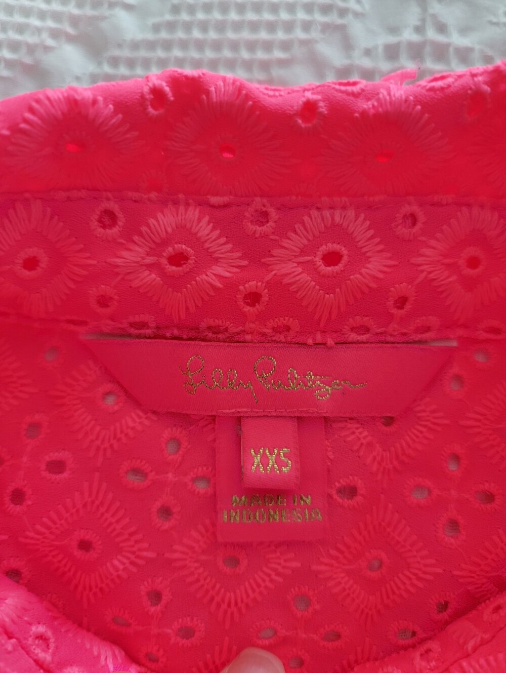 XXS Lilly Pulitzer Sea Breeze Eyelet Button Down - Picture 4 of 4